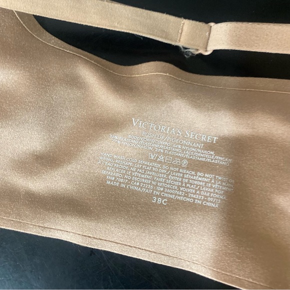 Victoria Secret - Picture 4 of 8